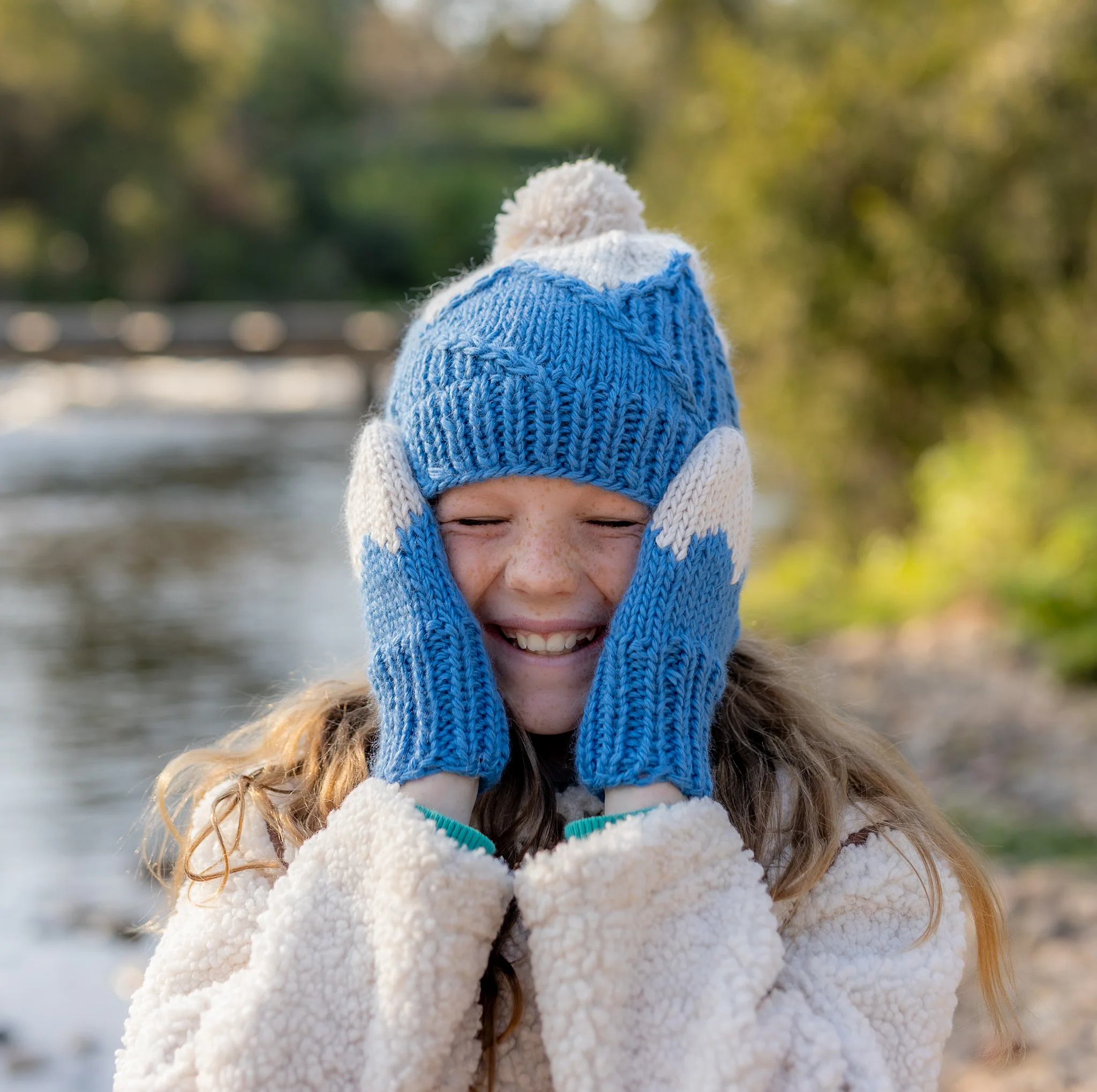 Acorn Mountain Top Beanie Blue - Image 2