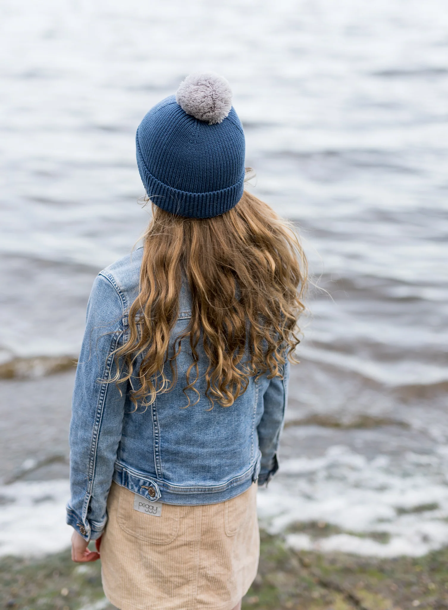 Acorn Oslo Merino Ribbed Beanie - Navy & Grey - Image 4