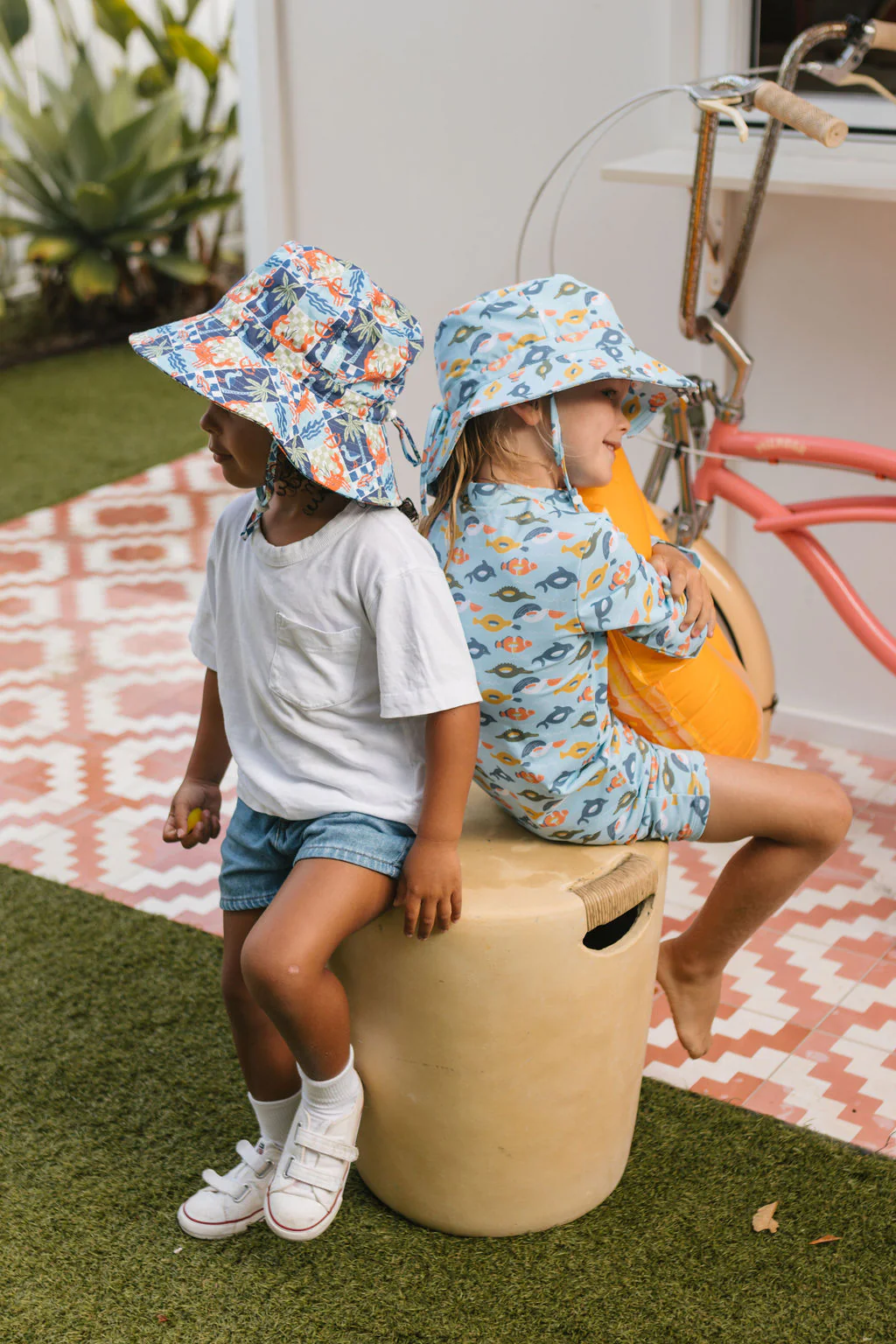 Pool Floats UPF 50+ Zip Rashie Top and Shorts - Image 7