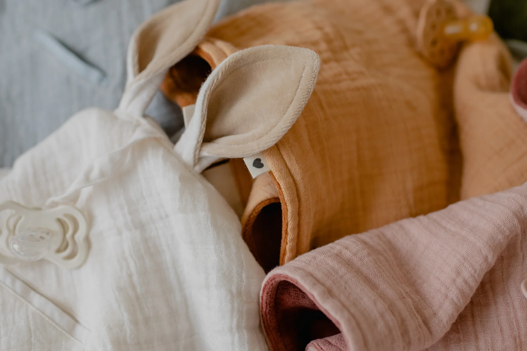 Kangaroo Cuddle Cloth - Ivory - Image 3
