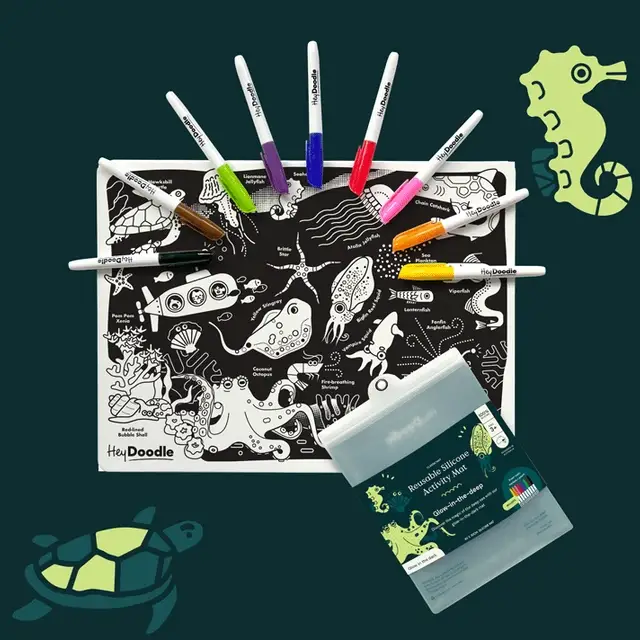 Glow-in-the-deep Classic Colouring & Doodle Mat - Image 4