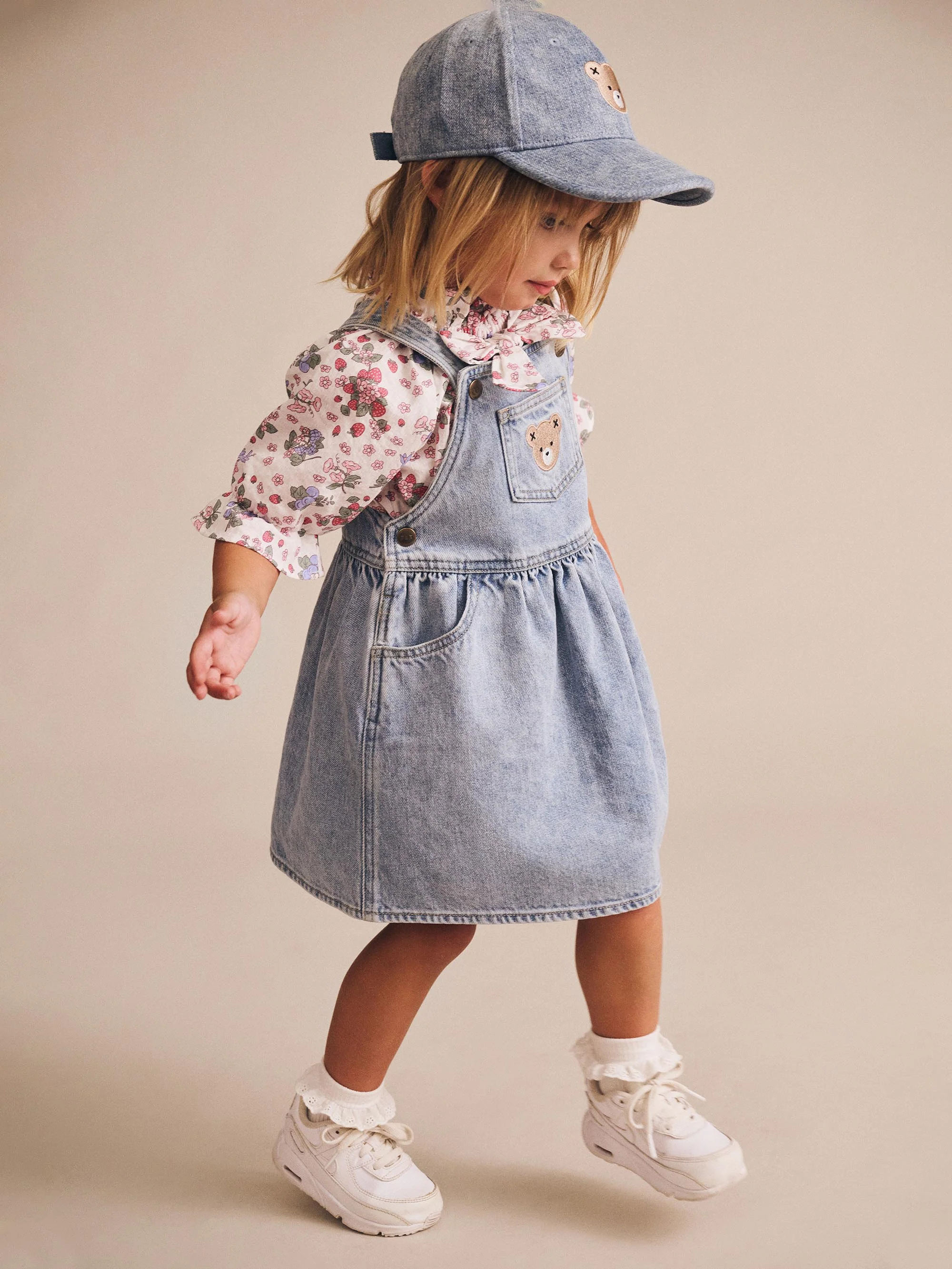 Strawberry Garden Pussybow Blouse - Image 3