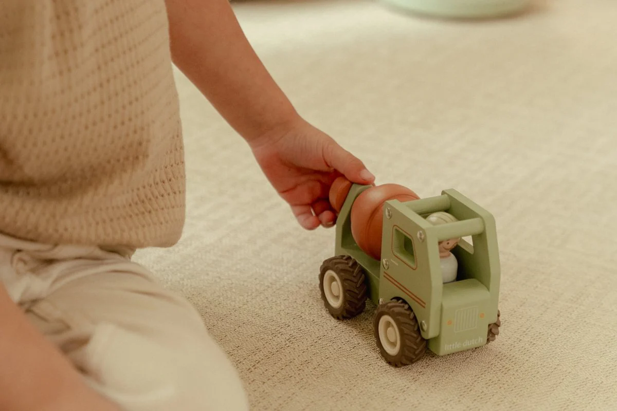 Cement Truck - Image 4