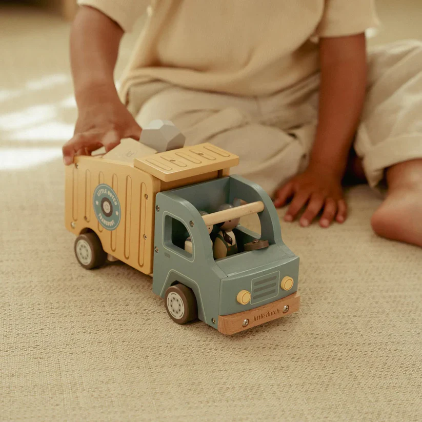 Garbage Truck - Image 7