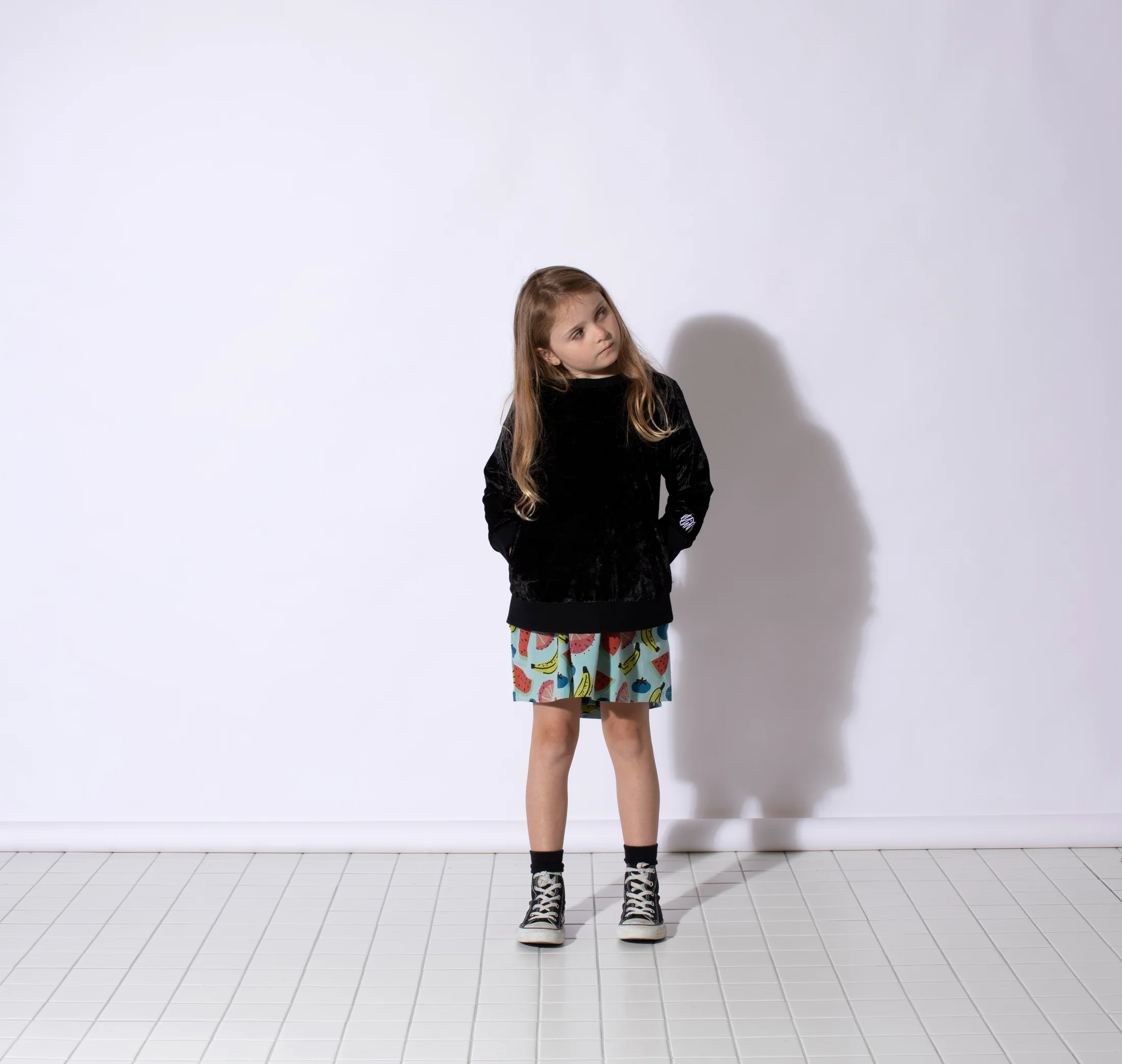 Minti Velvet Crew - Black - Image 3