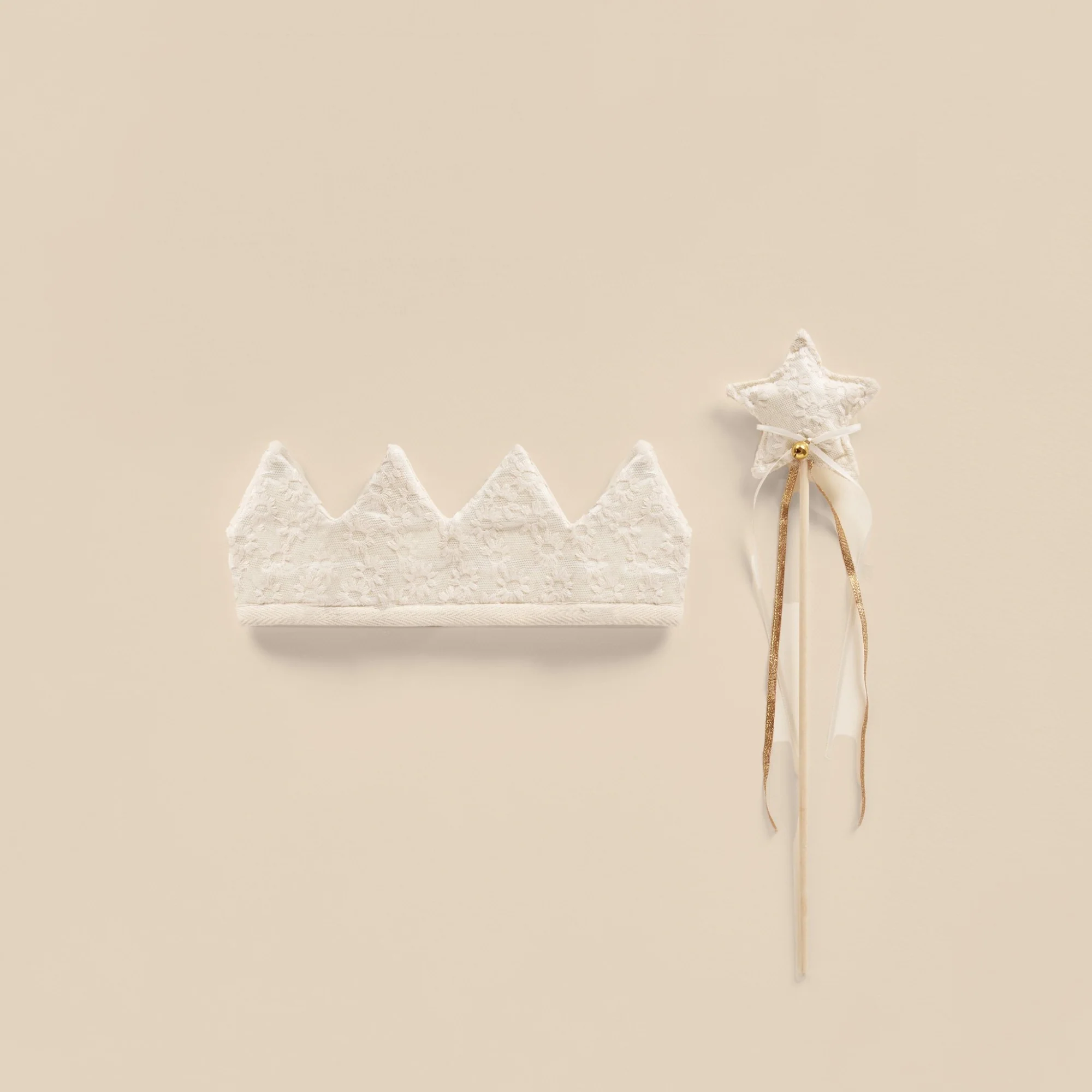 Nora Lee Crown & Wand - Daisy Embroidery