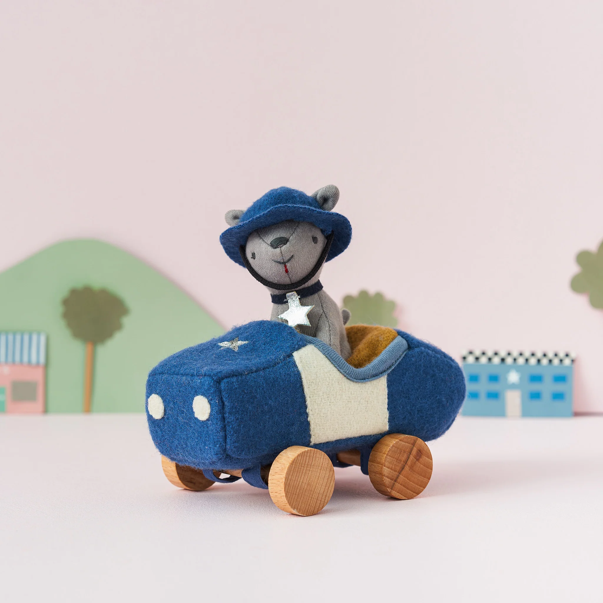 Holdie Dog-Go - Racer Officer - Image 2