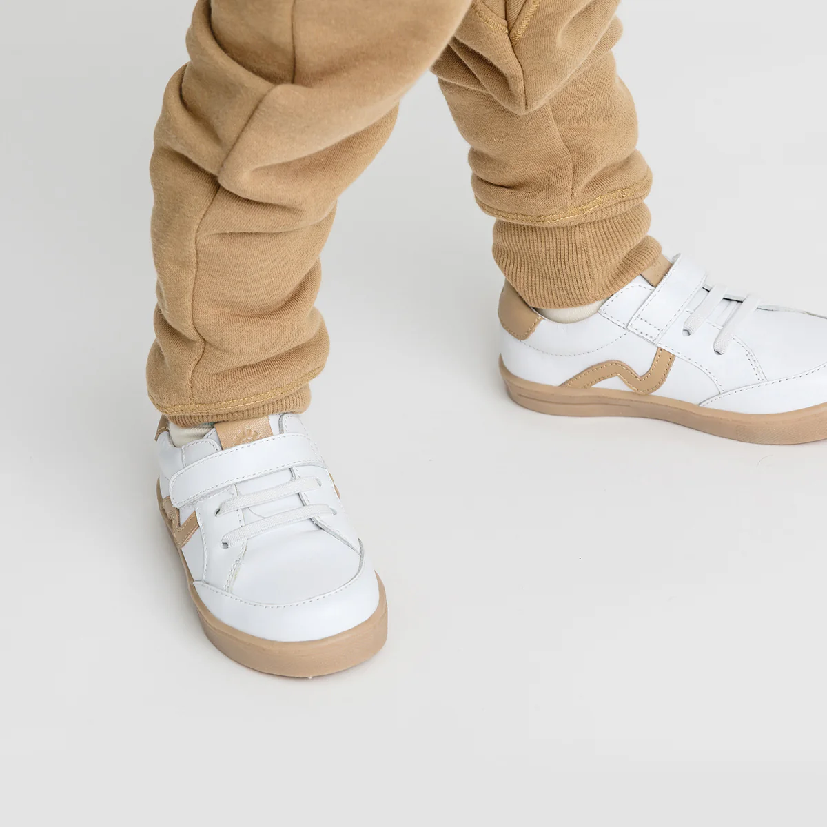 Pretty Brave XO Trainer - White/Camel - Image 5