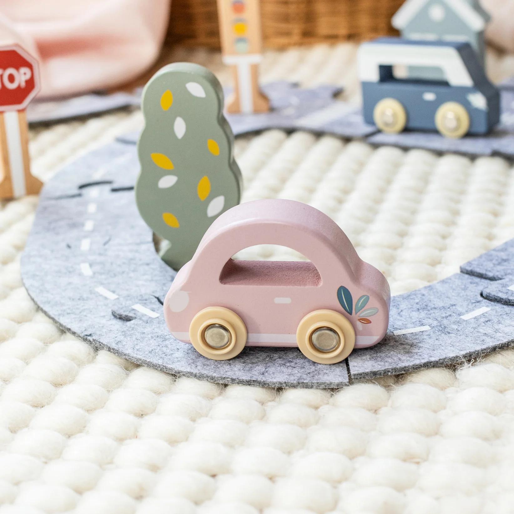 Car Track Puzzle - 2 Vehicles Included - Image 4